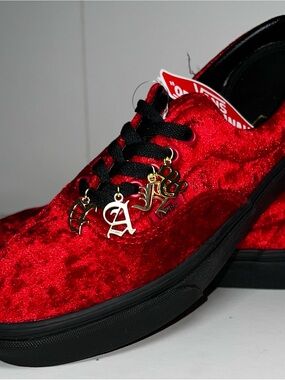Vans Men’s Red Velvet Low-Top Sneakers with Black Soles M,7.5/W,9 (#004)